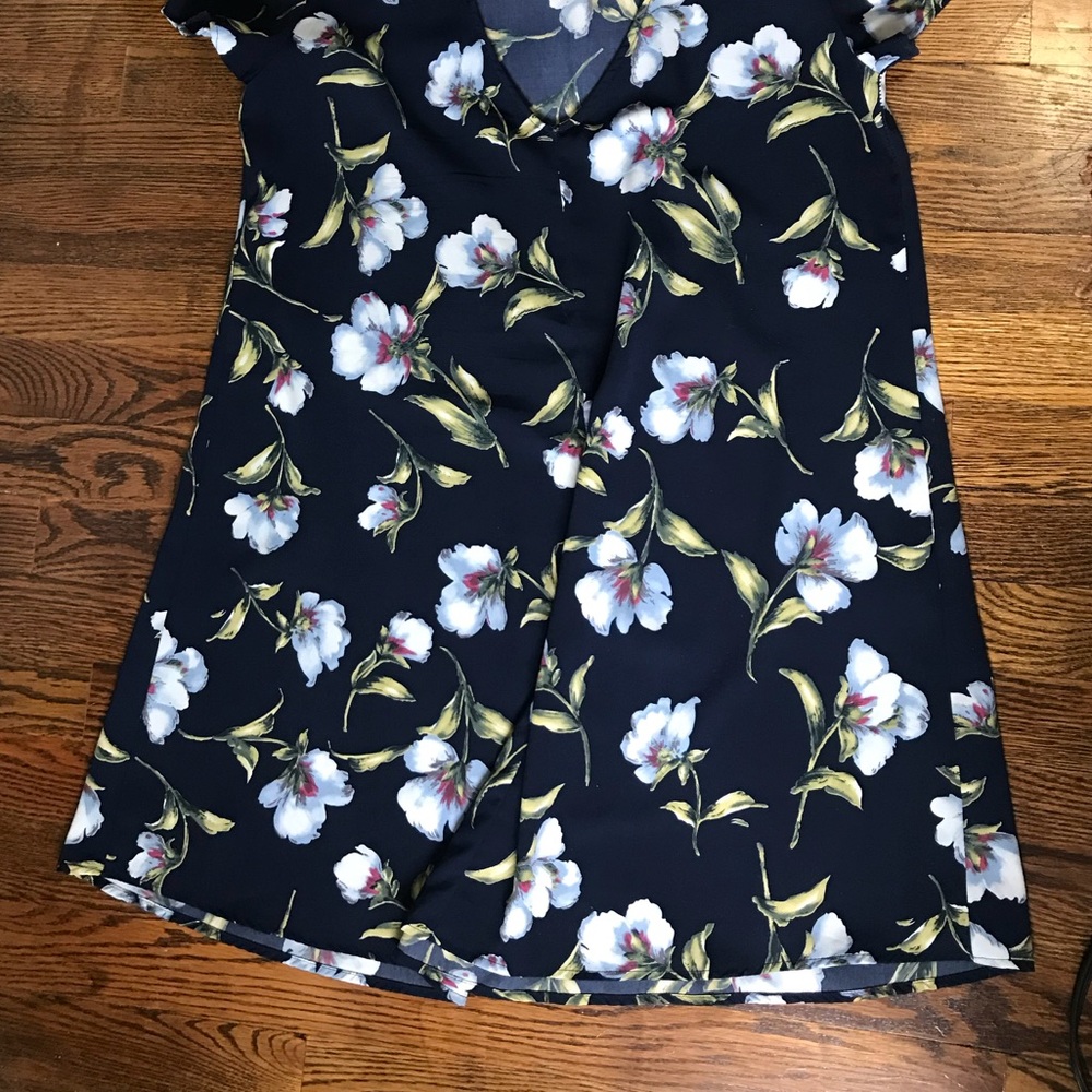 Floral Dress. - Picture 3 of 6